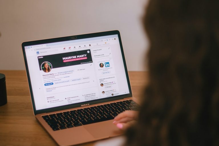 Agence LinkedIn Ads : générez des leads B2B qualifiés, fort ROI